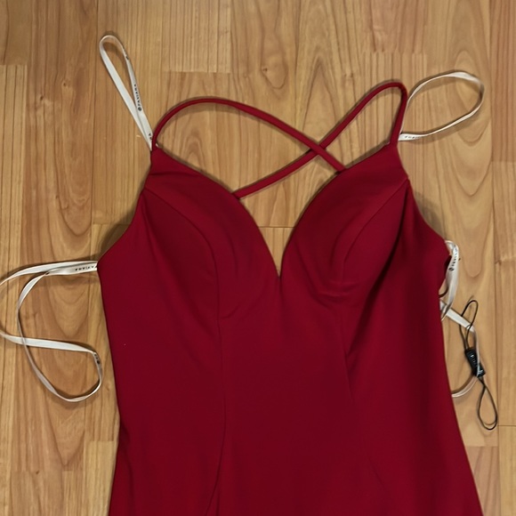 Faviana red dress size 0 - Picture 5 of 12